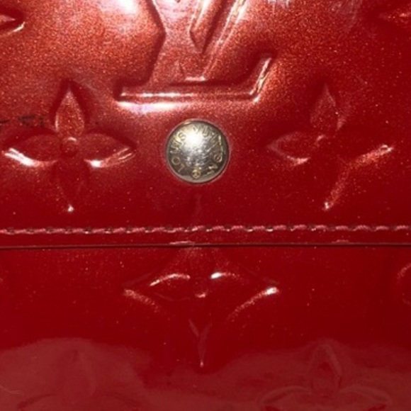 Valentines Day Special Red Louis Vuitton Wallet - Picture 10 of 12
